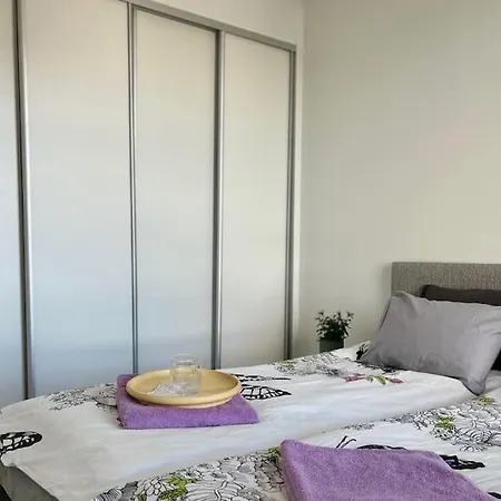 Easy&comfortable Living In The Middle Of Services *