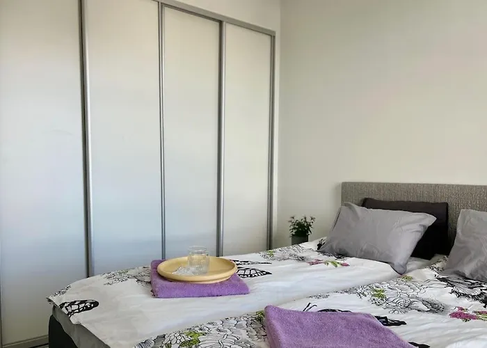 Easy&comfortable Living In The Middle Of Services *